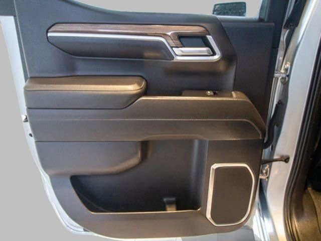 Used 2022 Chevrolet Silverado 1500 RST w/ Convenience Package II image 13