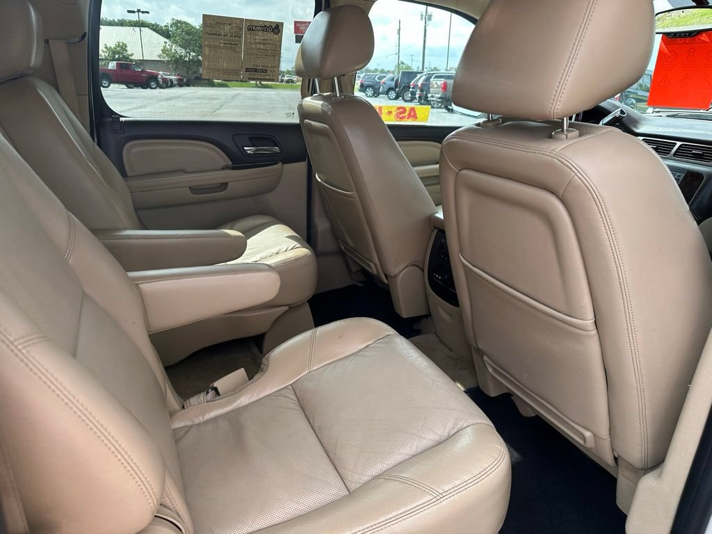 Used 2011 GMC Yukon XL Denali RWD image 20