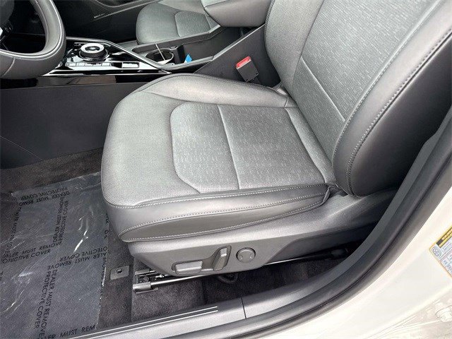 Certified 2025 Kia Niro SX Touring image 15