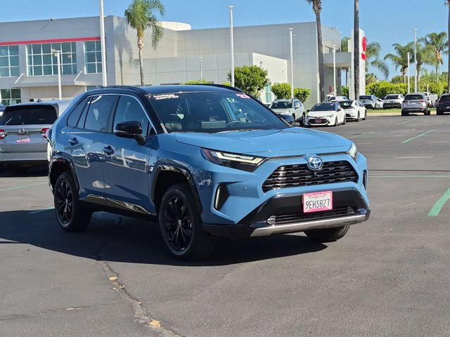 Used 2023 Toyota RAV4 XSE AWD/4WD image 3