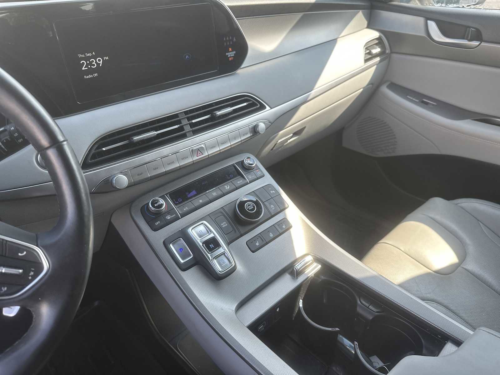 Certified 2022 Hyundai Palisade SEL w/ 8P Bench Seat Package image 19