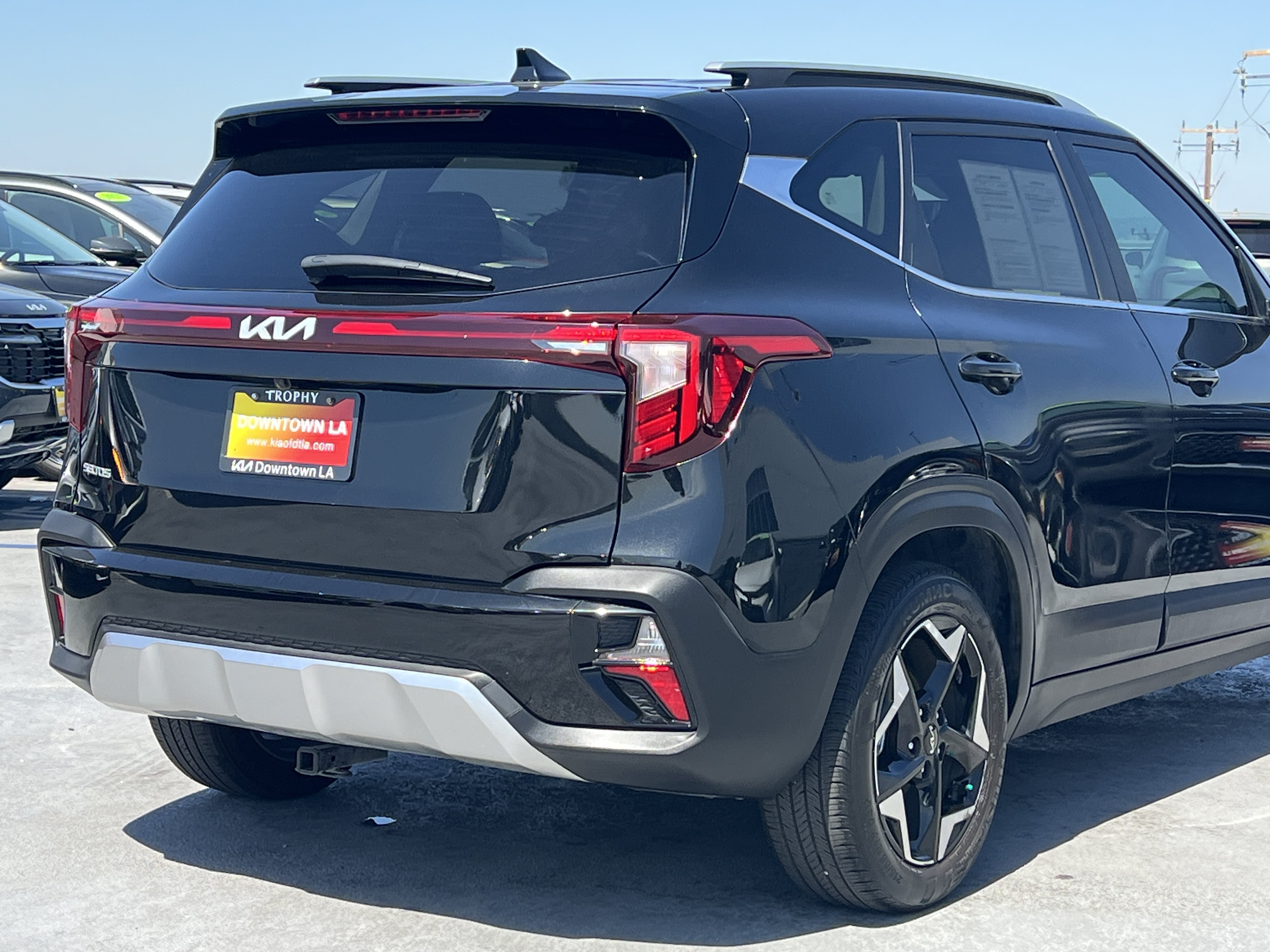 Certified 2024 Kia Seltos EX FWD image 8