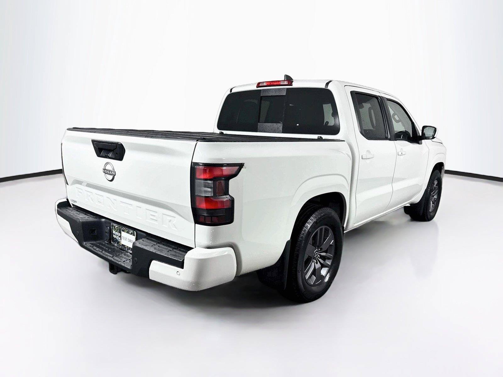 Used 2025 Nissan Frontier SV w/ SV Convenience Package RWD image 2