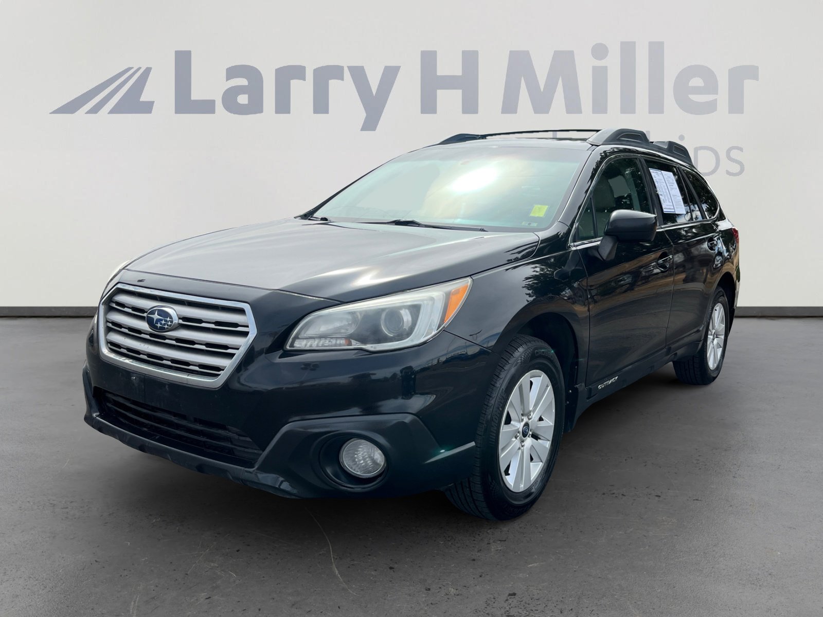 Used 2017 Subaru Outback 2.5i Premium AWD/4WD image 1