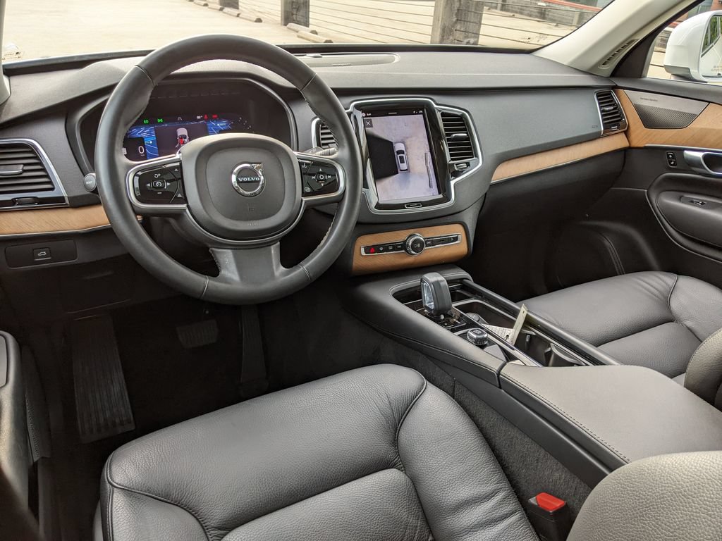 Certified 2024 Volvo XC90 B5 Plus w/ Protection Package Premier AWD/4WD image 12