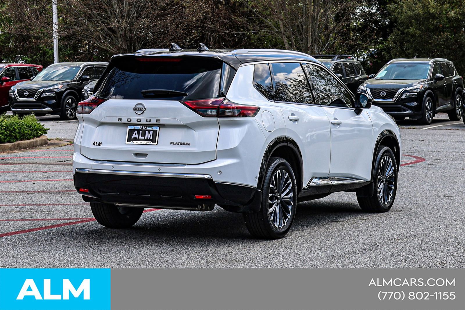 Used 2025 Nissan Rogue Platinum w/ Tech Package FWD image 7