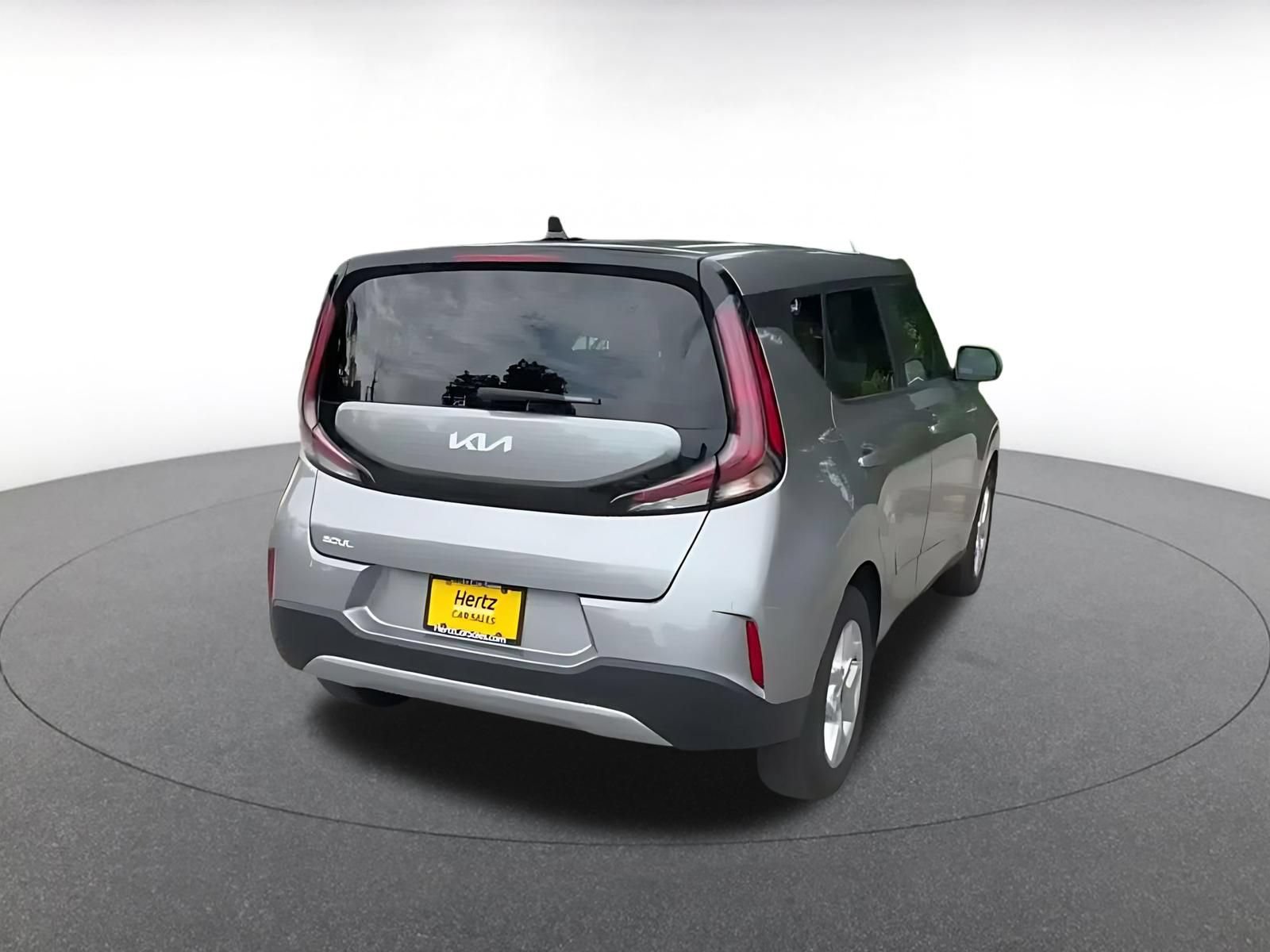 Used 2025 Kia Soul LX w/ LX Technology Package FWD image 13