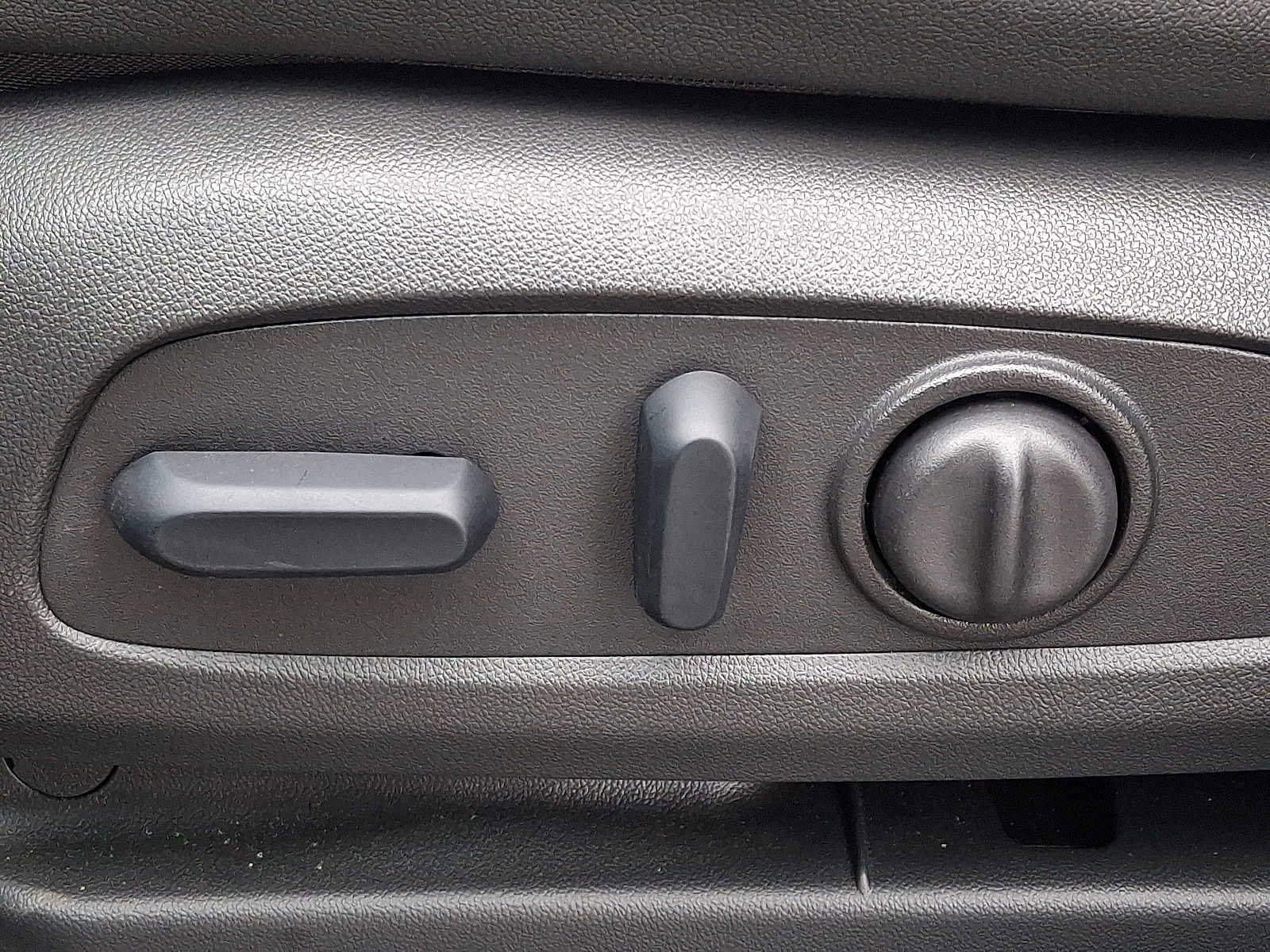 Used 2025 Chevrolet TrailBlazer RS w/ Convenience Package image 26