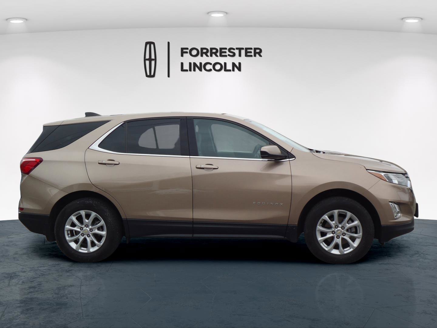 Used 2019 Chevrolet Equinox LT image 2