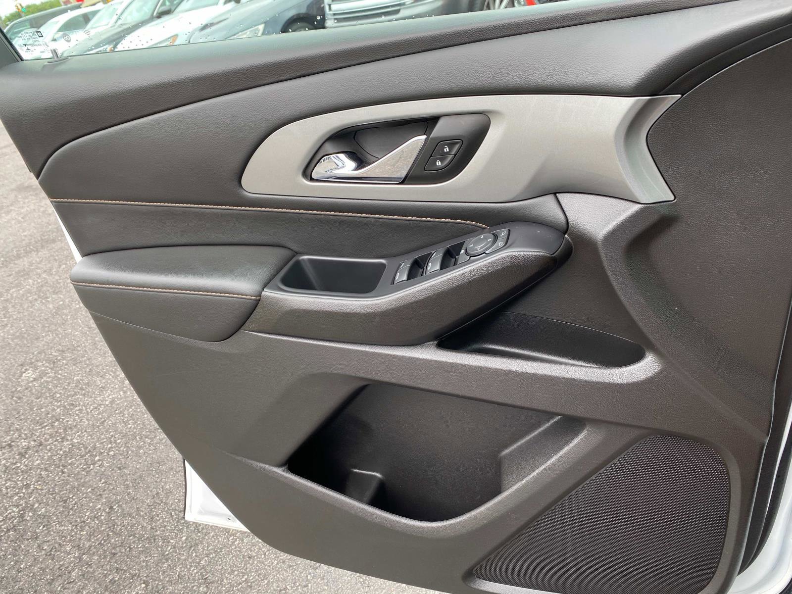 Used 2021 Chevrolet Traverse LS image 20