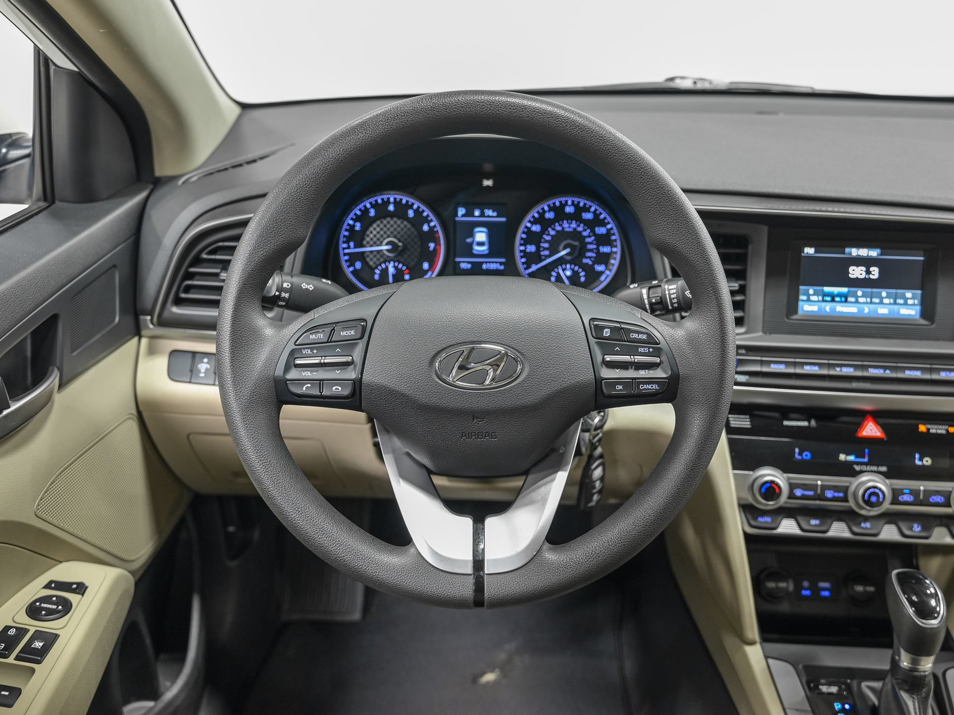 Used 2020 Hyundai Elantra SE FWD image 18