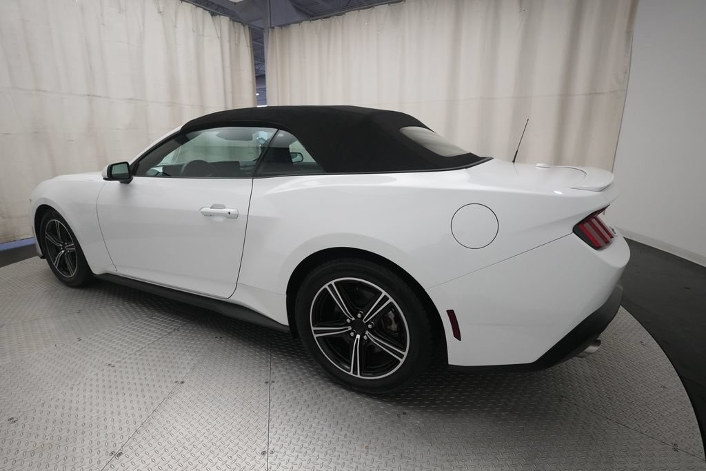 Used 2025 Ford Mustang Premium RWD image 32