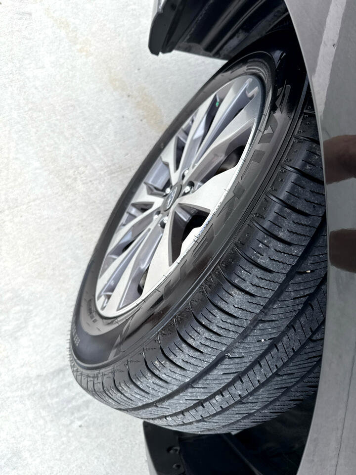 Used 2018 Subaru Outback 2.5i Touring image 2