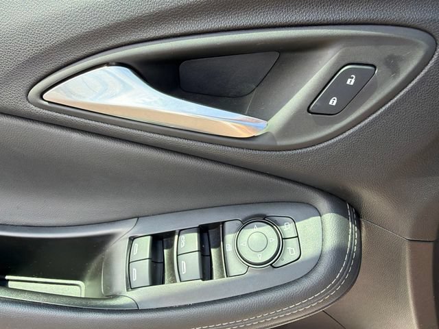 Used 2023 Buick Encore GX Preferred w/ Cold Weather Comfort Package AWD/4WD image 9