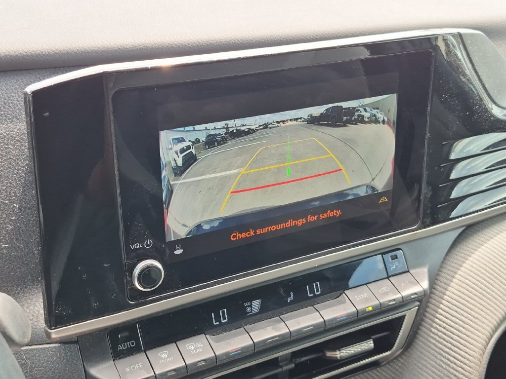 Used 2025 Toyota Camry SE FWD image 19