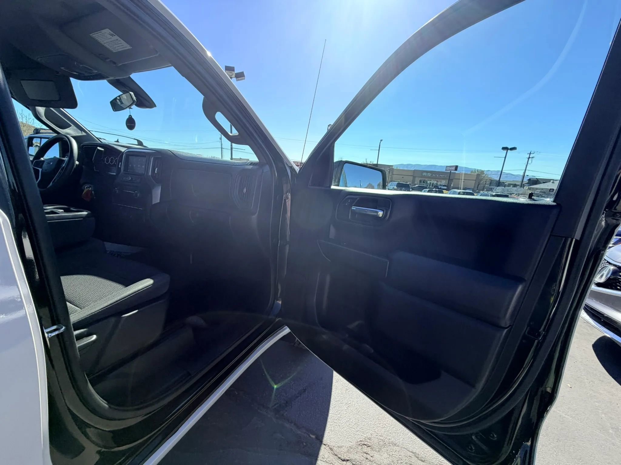 Used 2021 Chevrolet Silverado 1500 Custom Trail Boss w/ Safety Confidence Package AWD/4WD image 26