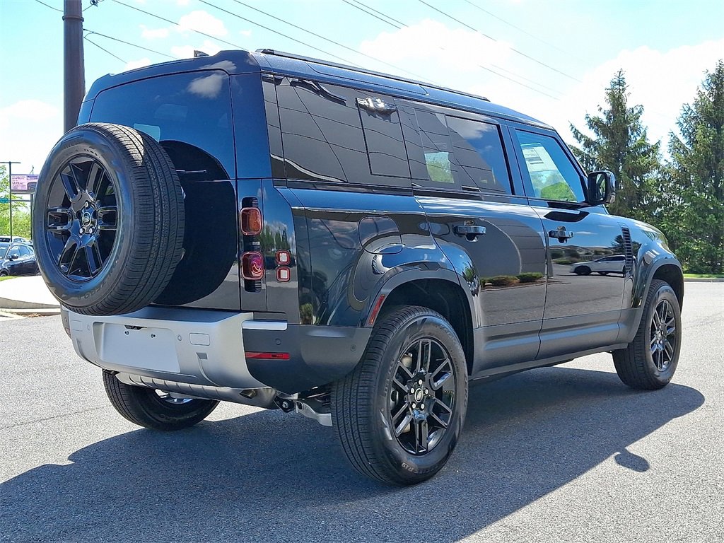 New 2025 Land Rover Defender 110 S image 3