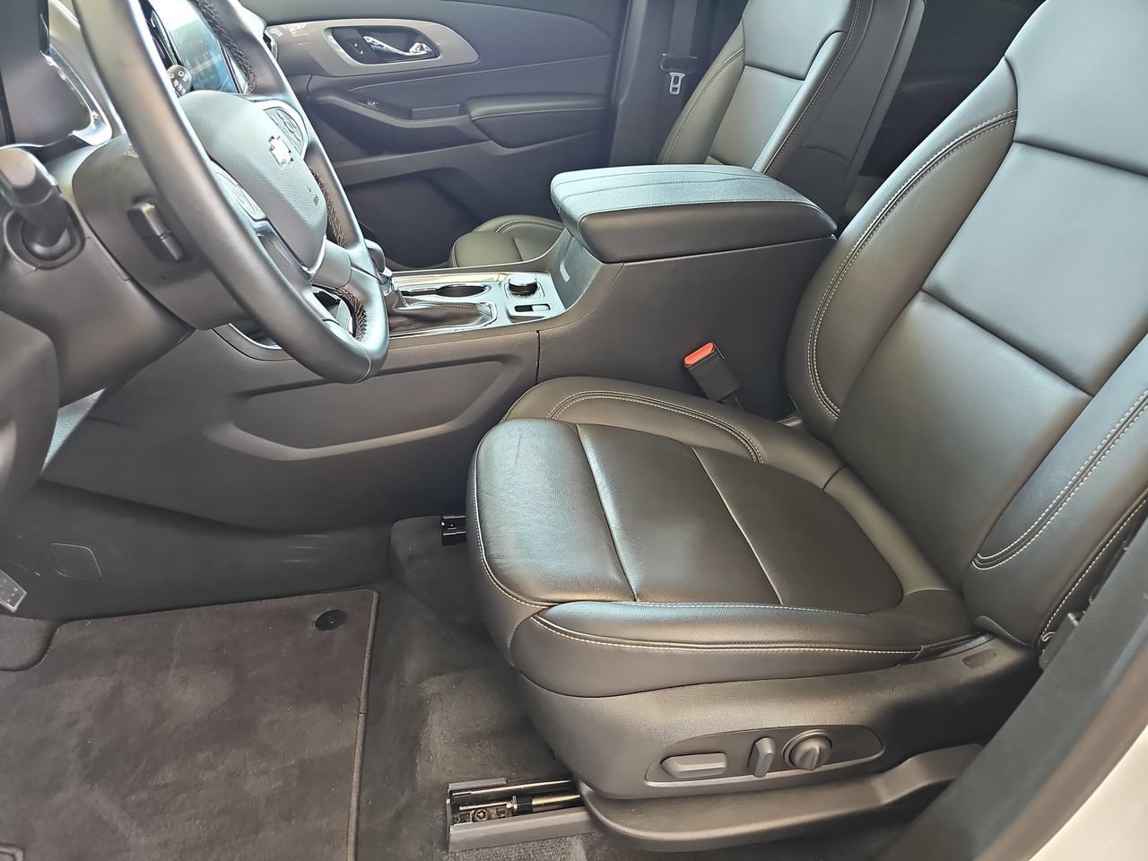 Certified 2023 Chevrolet Traverse LT FWD image 20