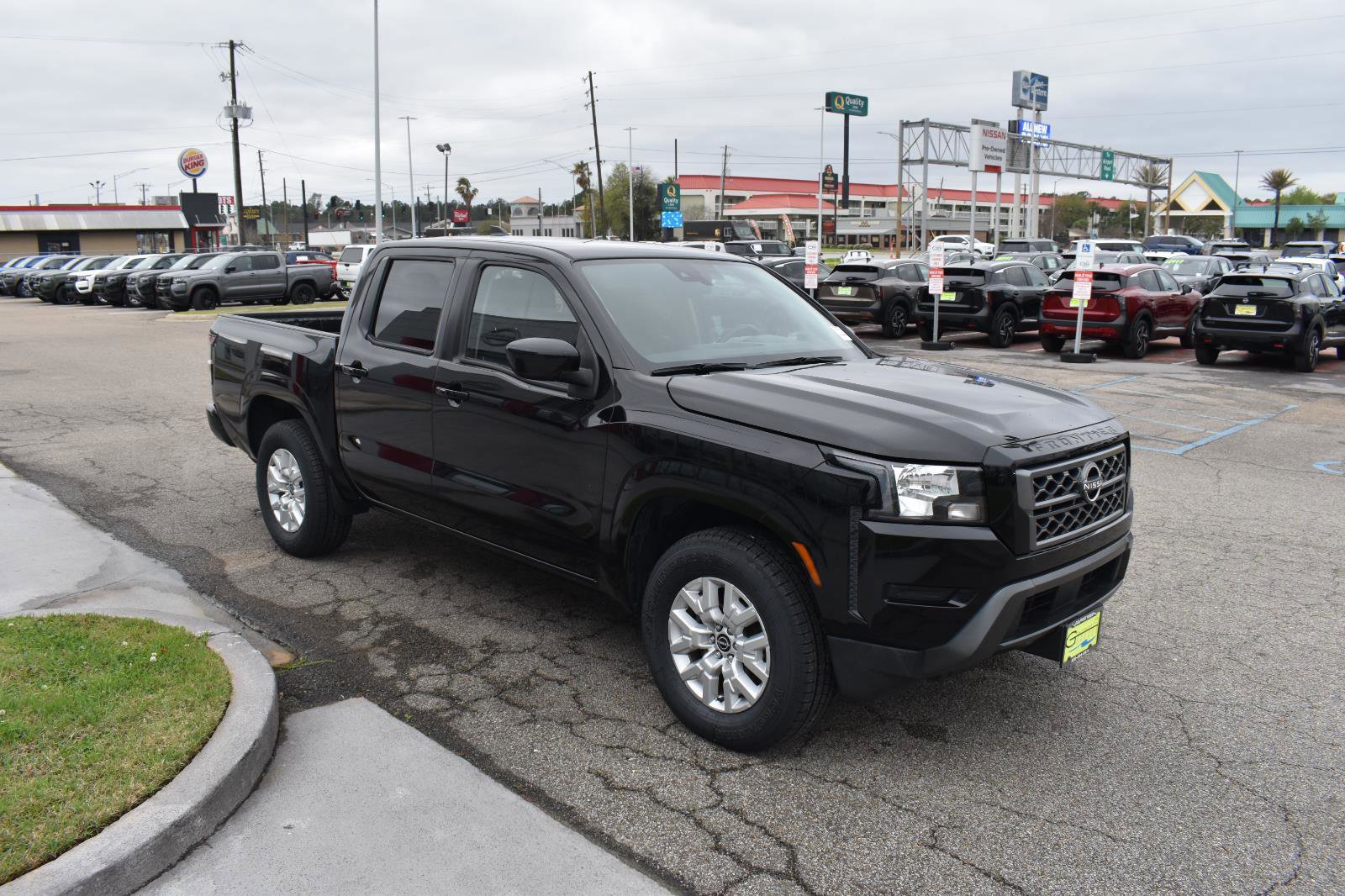 Used 2022 Nissan Frontier SV image 16