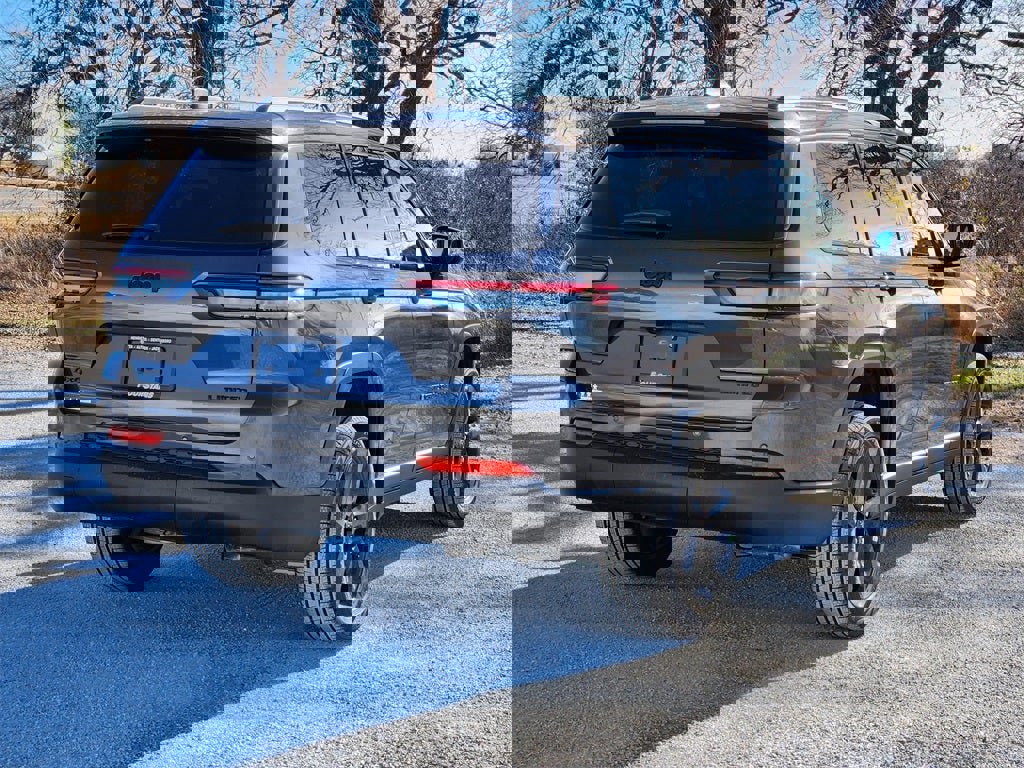 New 2025 Jeep Grand Cherokee L Limited w/ Black Appearance Package image 5