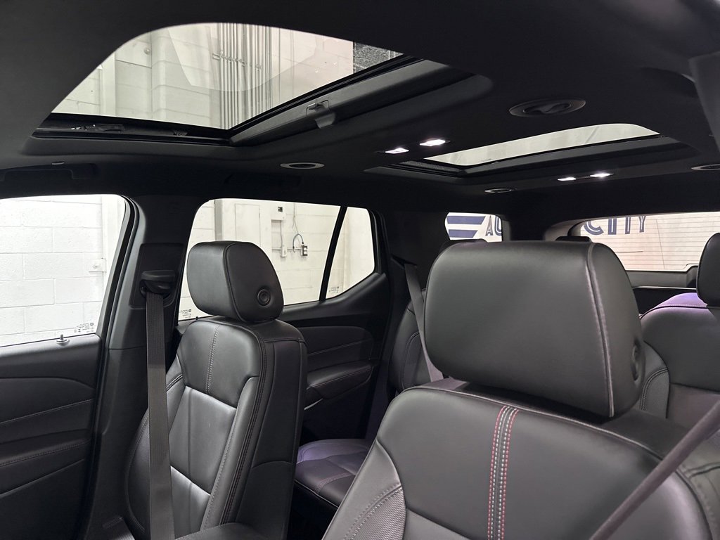 Used 2023 Chevrolet Traverse RS image 38