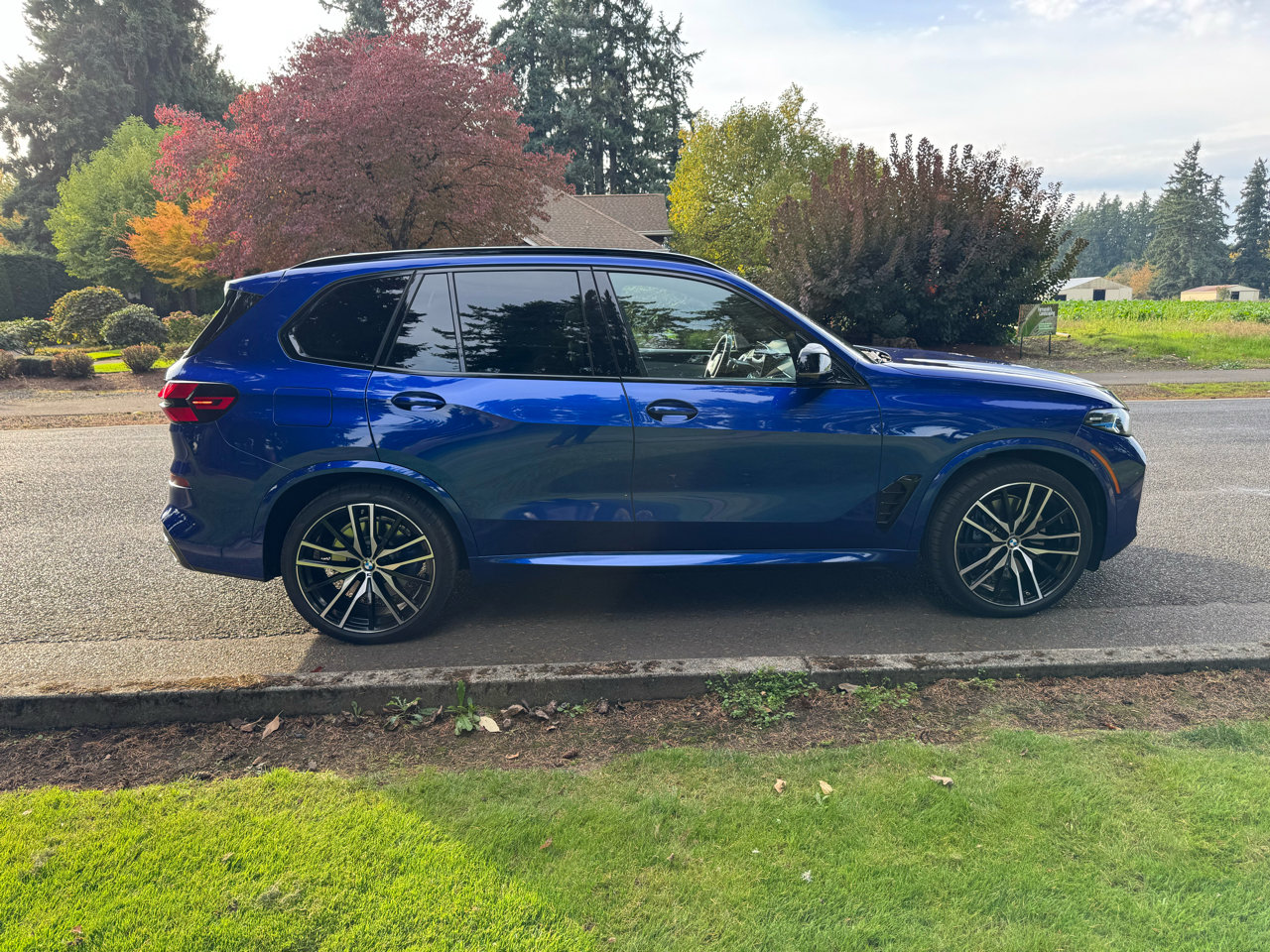 Used 2025 BMW X5 M60i image 4