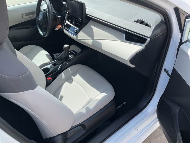 Used 2022 Toyota Corolla LE FWD image 17