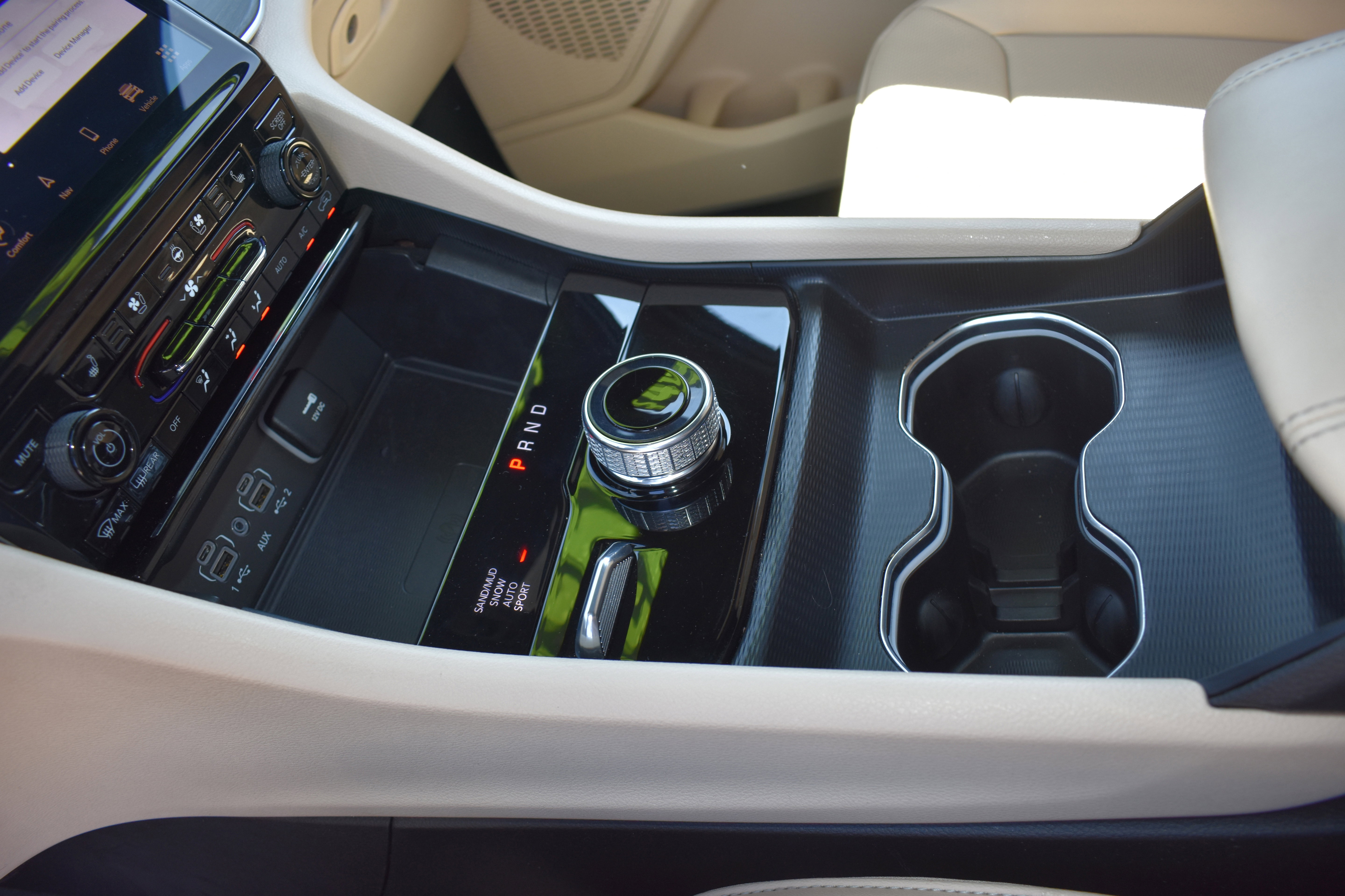 Used 2025 Jeep Grand Cherokee Limited w/ Luxury Tech Group II image 21