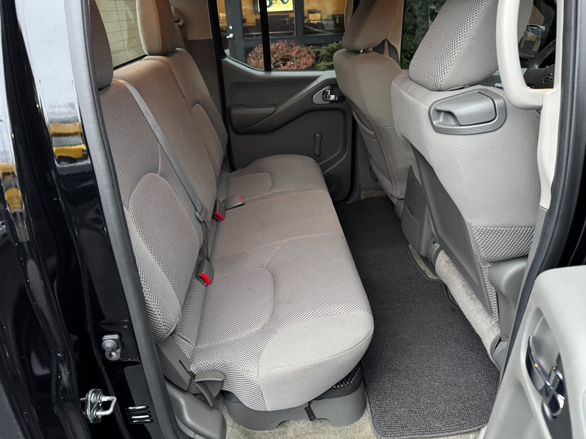 Used 2012 Nissan Frontier S image 19