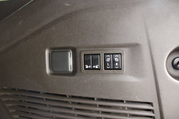 Used 2021 GMC Yukon XL Denali w/ Denali Ultimate Package image 16