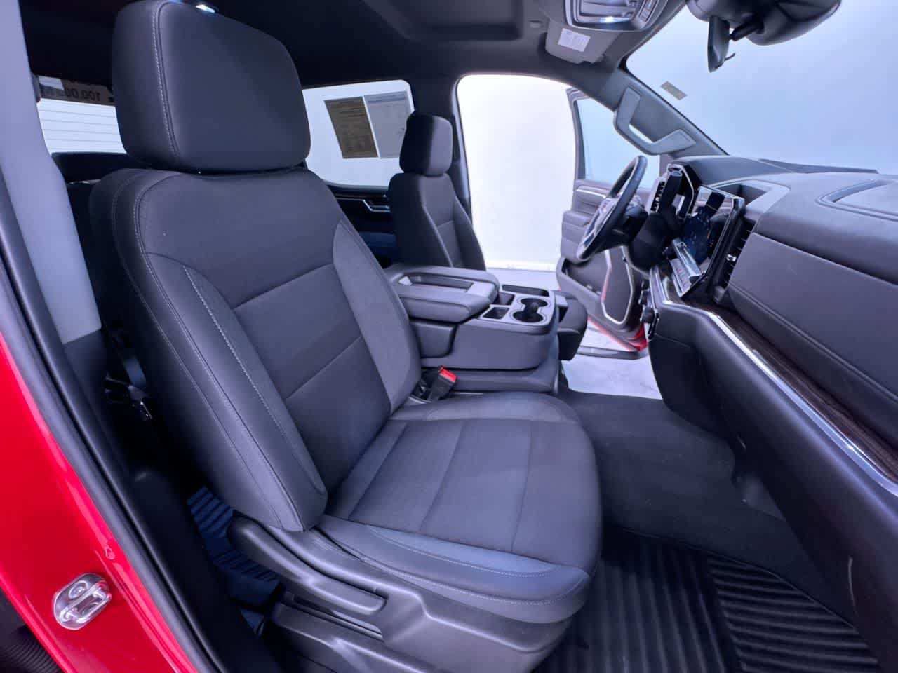 Used 2025 Chevrolet Silverado 1500 LT AWD/4WD image 35