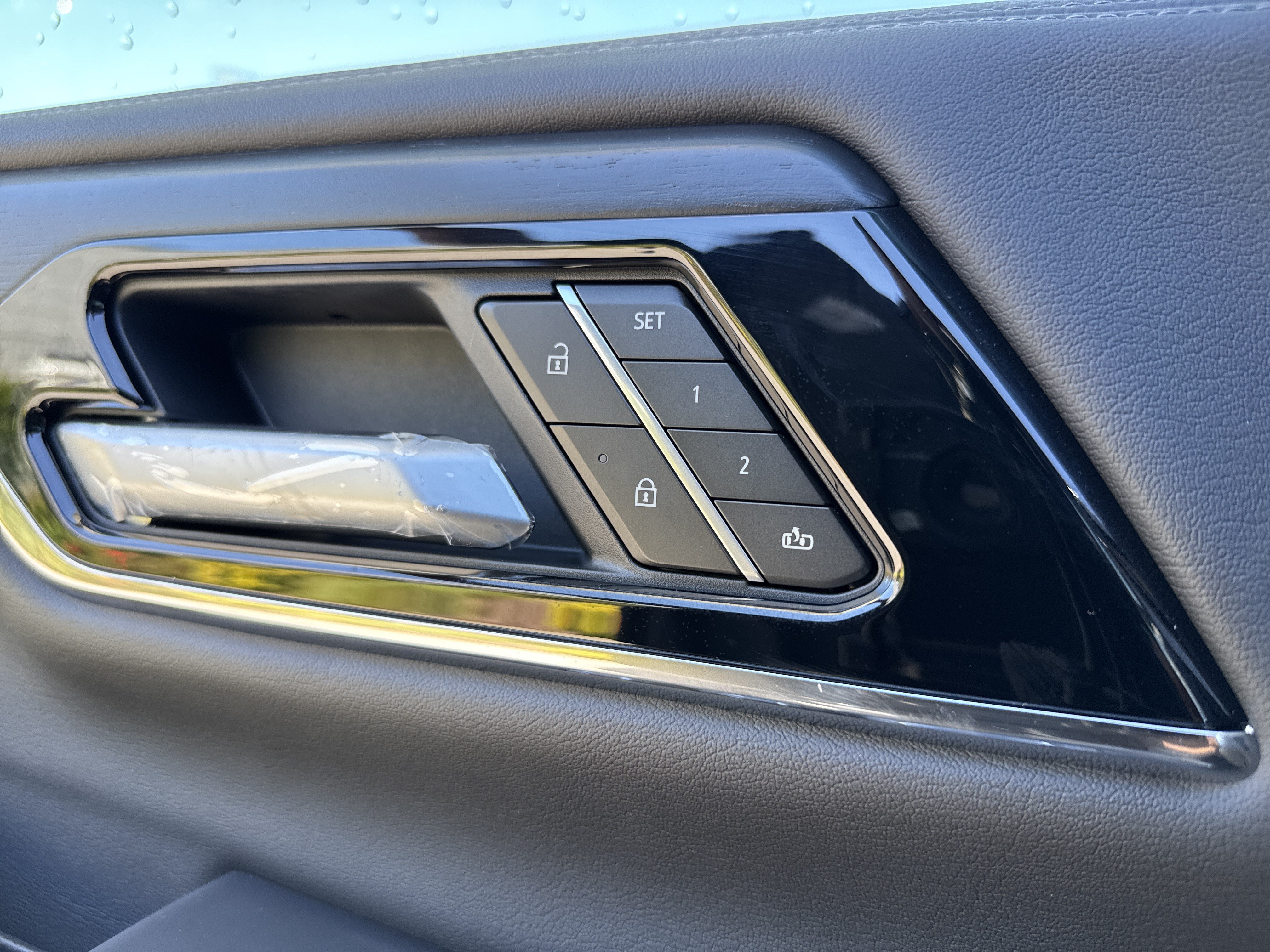 New 2026 GMC Yukon XL Denali w/ Denali Reserve Package RWD image 16