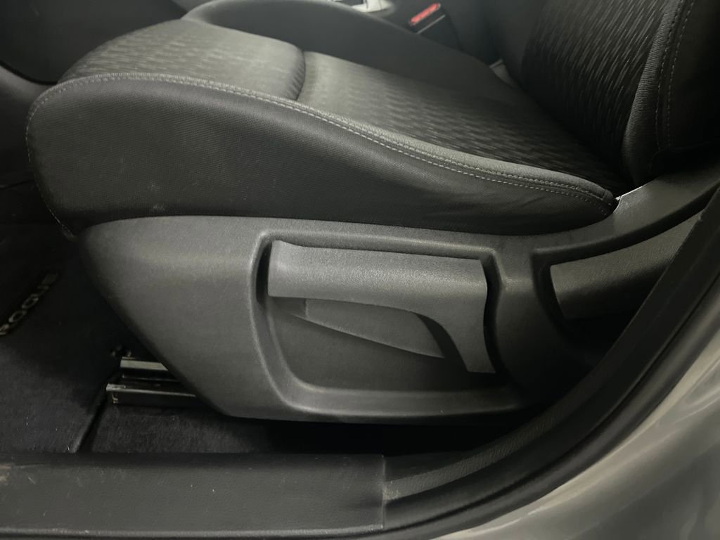 Used 2019 Nissan Rogue S image 53