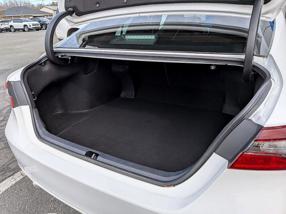 Used 2022 Toyota Camry SE image 32