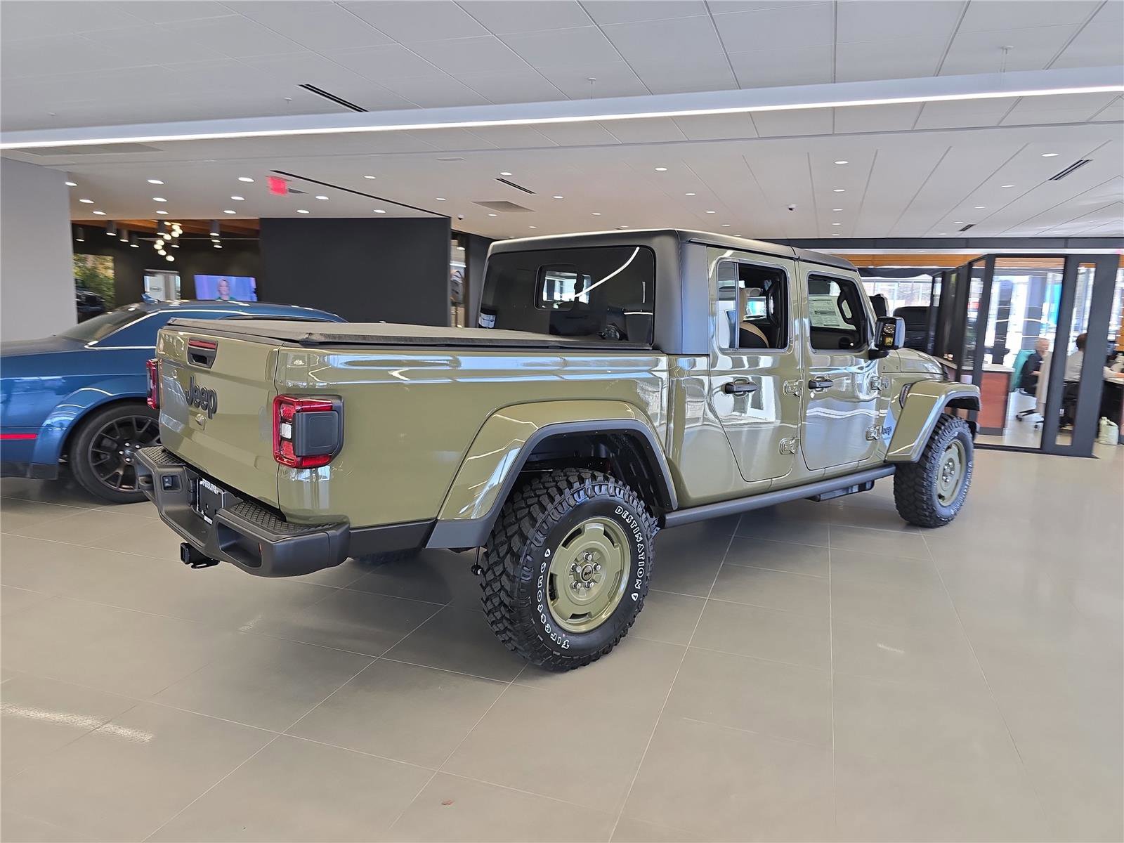 New 2026 Jeep Gladiator Willys AWD/4WD image 2