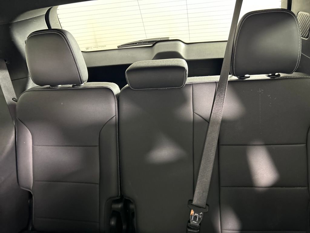 Used 2025 Chevrolet Traverse LT image 22