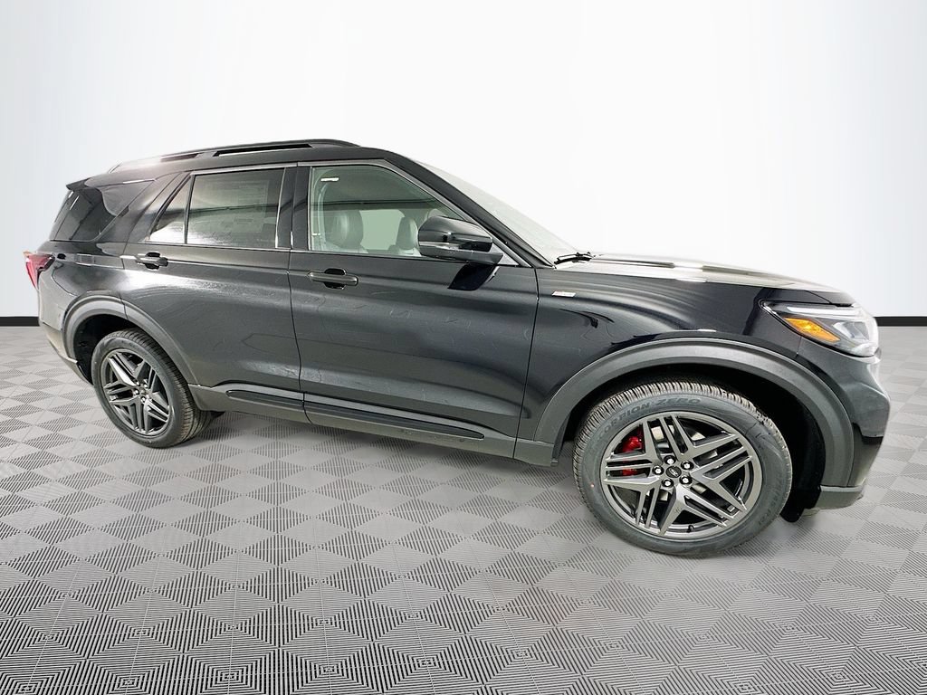 New 2026 Ford Explorer ST-Line w/ ST-Line Street Pack AWD/4WD image 5
