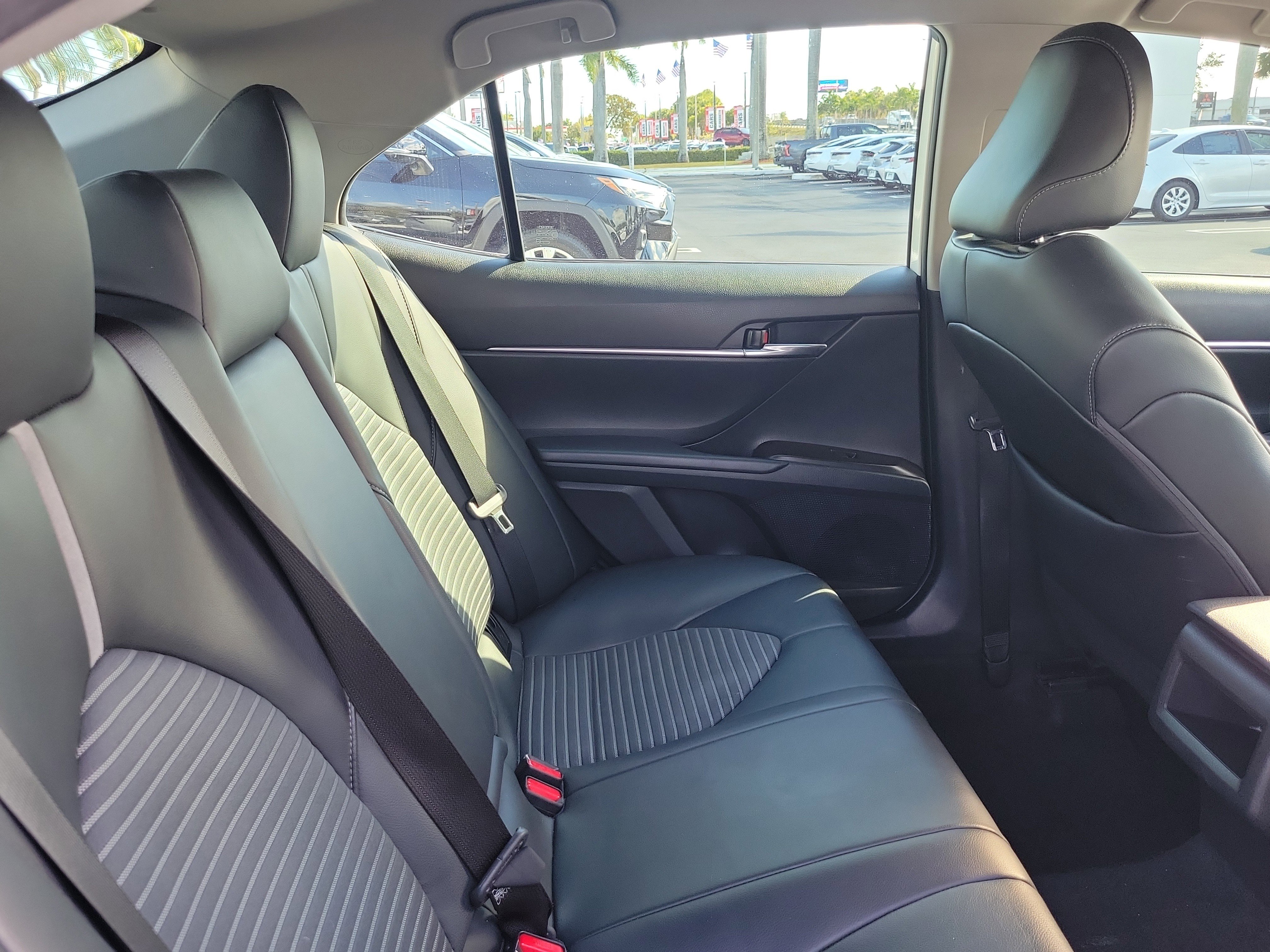 Used 2024 Toyota Camry SE image 16