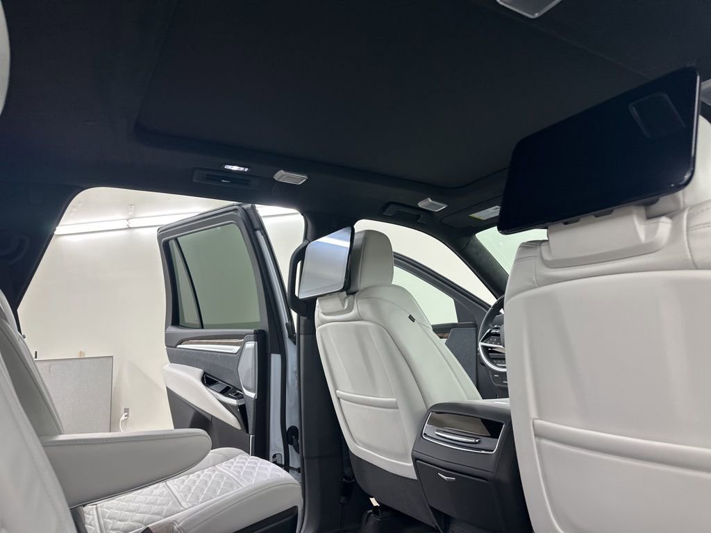New 2026 Cadillac Escalade Platinum Sport w/ LPO, ONYX Package image 19