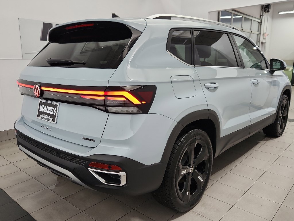 New 2026 Volkswagen Taos SEL image 4