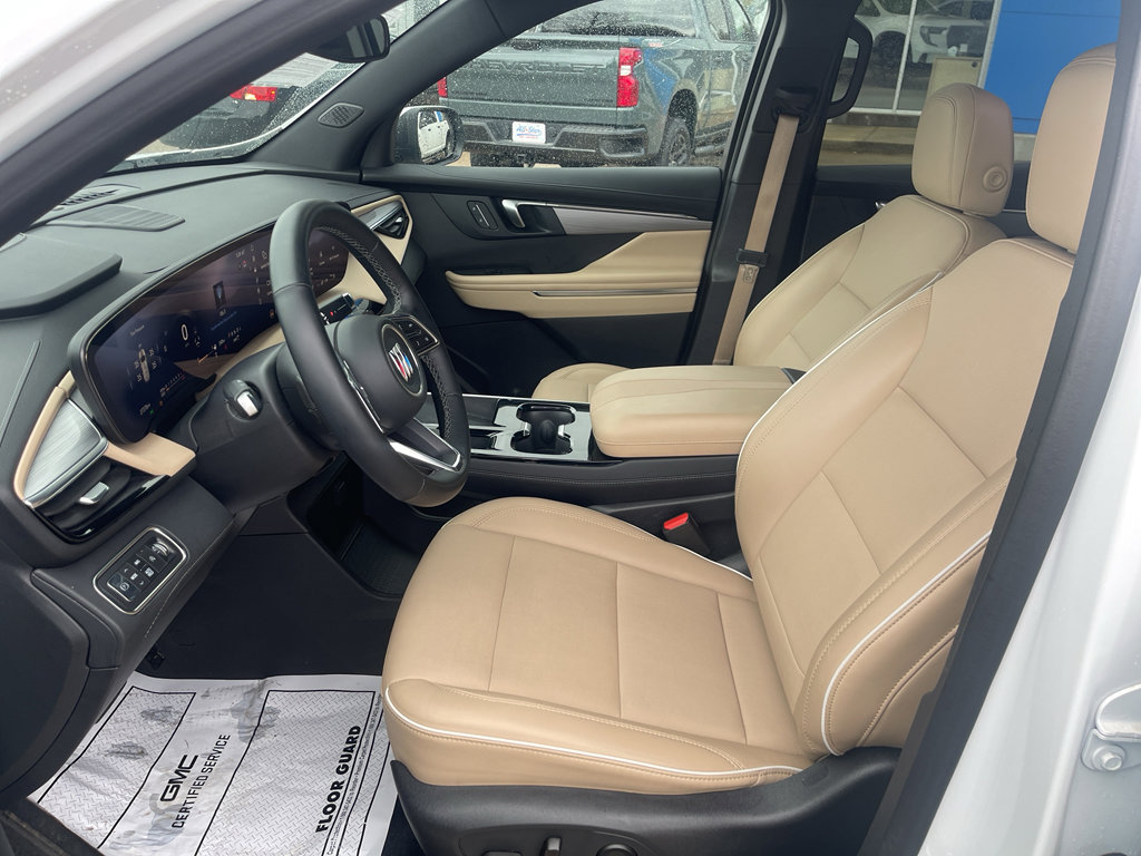 Used 2025 Buick Enclave Preferred image 4