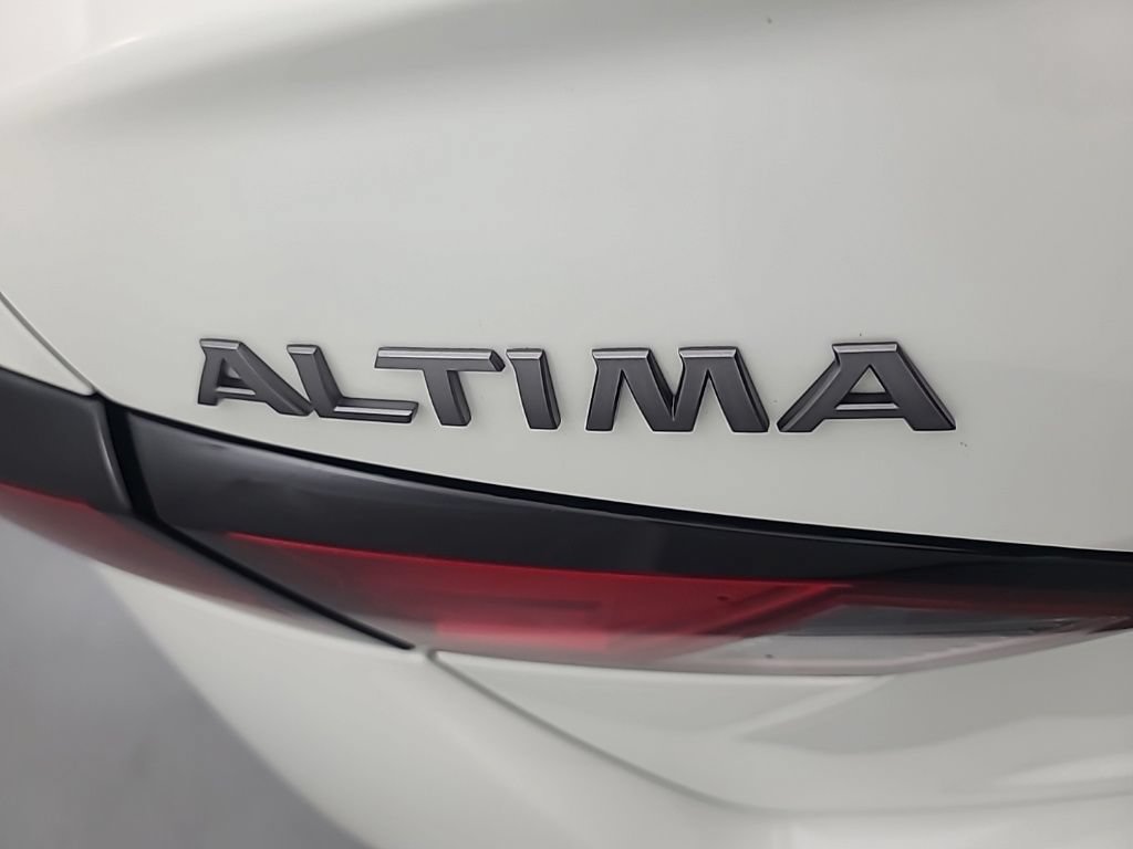 Used 2025 Nissan Altima 2.5 SL FWD image 11
