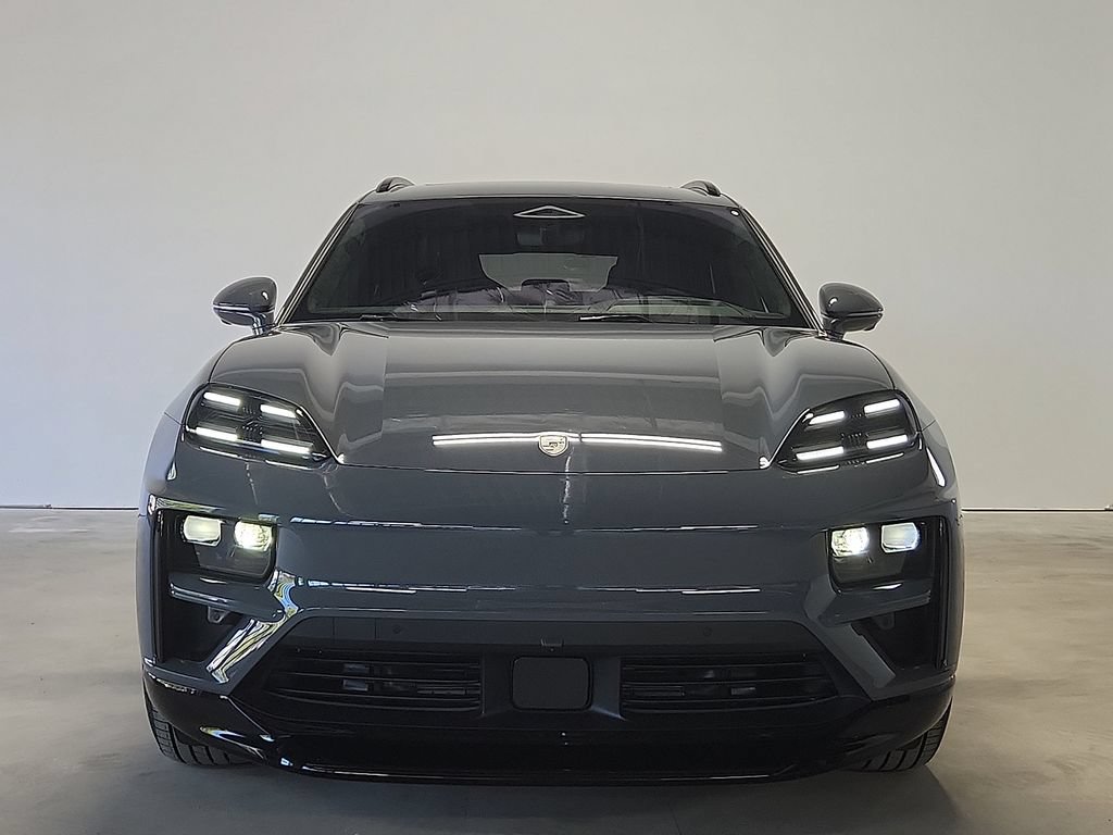 New 2026 Porsche Macan Turbo Electric AWD/4WD image 8