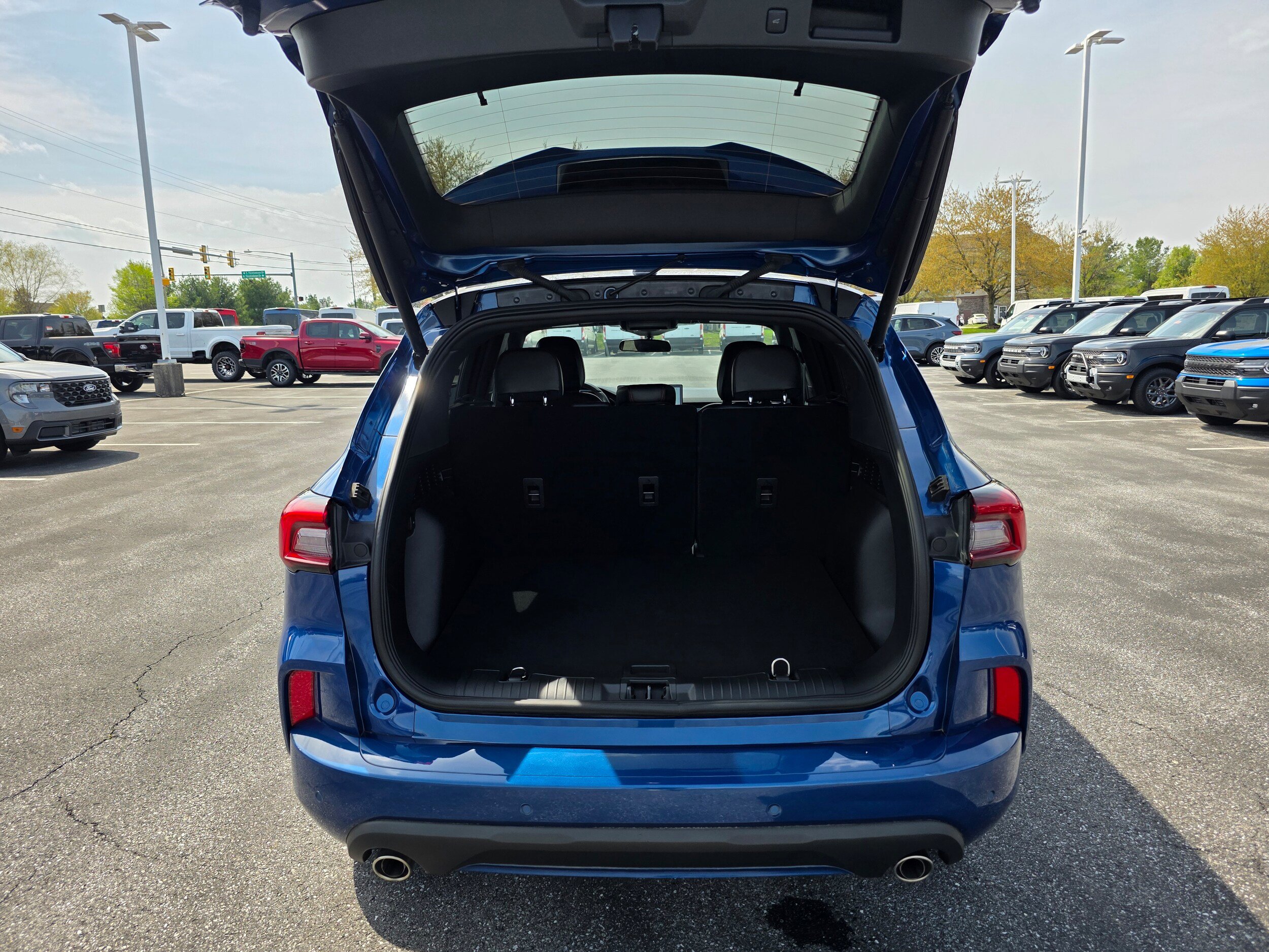 Certified 2023 Ford Escape ST-Line w/ Tech Pack #1 image 9
