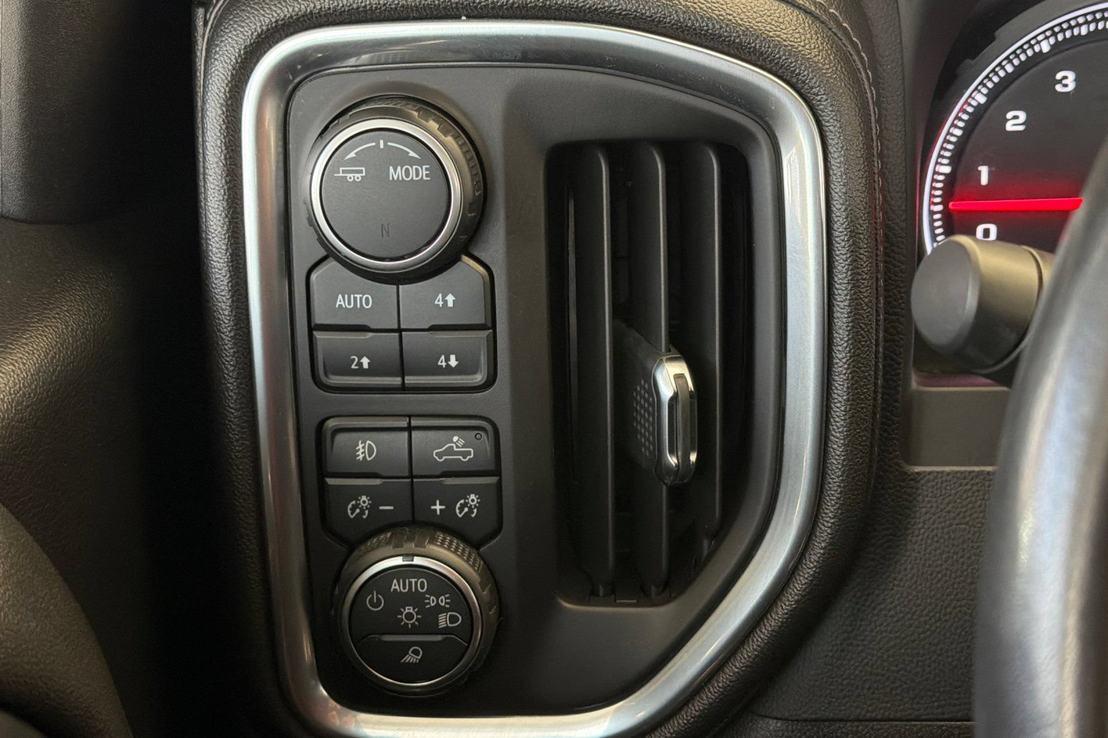 Used 2022 Chevrolet Silverado 1500 LT Trail Boss w/ Safety Package AWD/4WD image 30