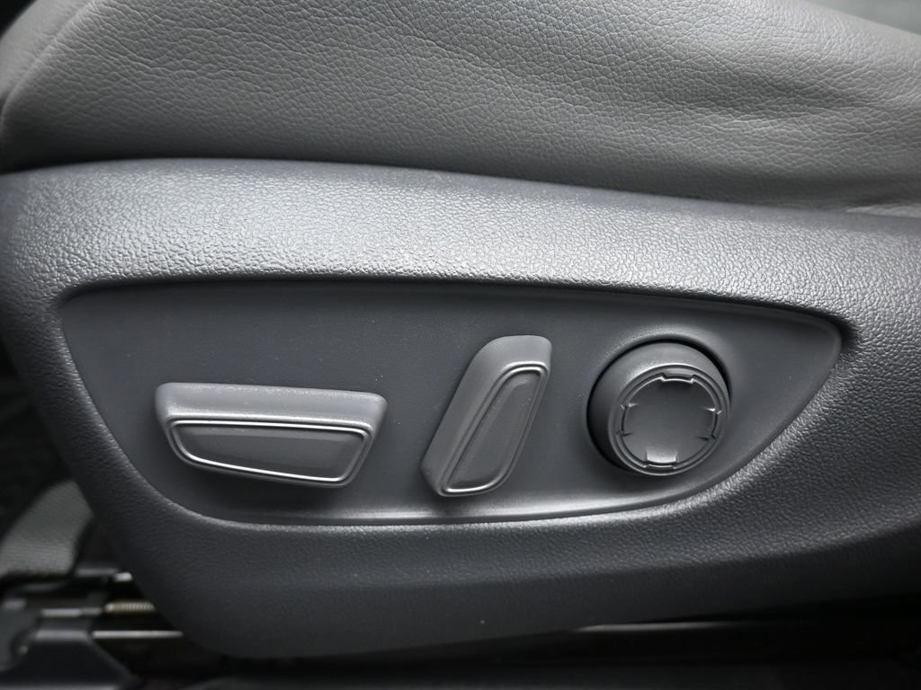 Used 2021 Toyota Sienna XLE w/ XLE Plus Package image 12