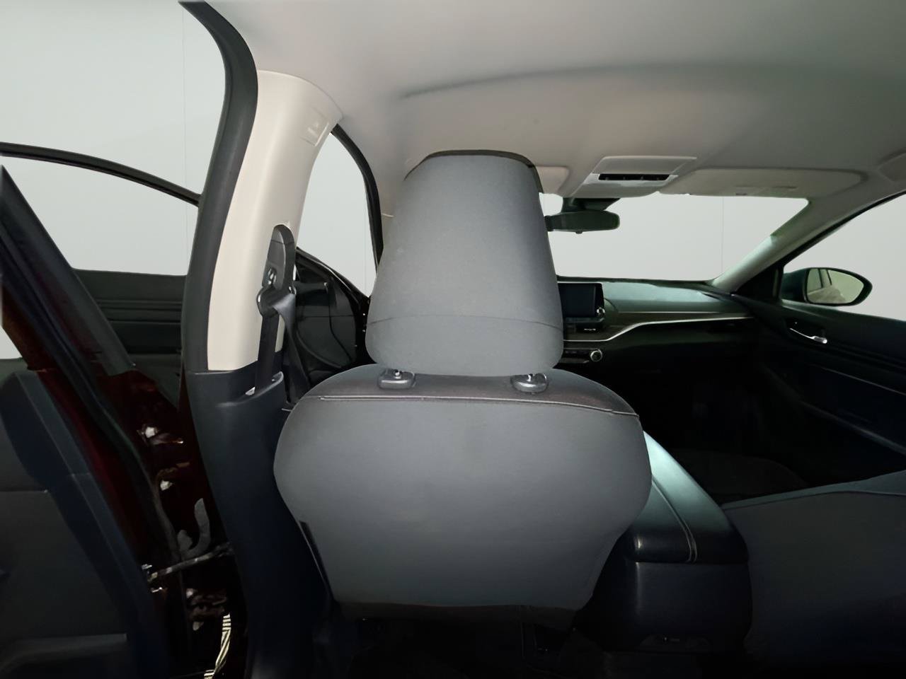 Used 2024 Nissan Altima 2.5 SV FWD image 35