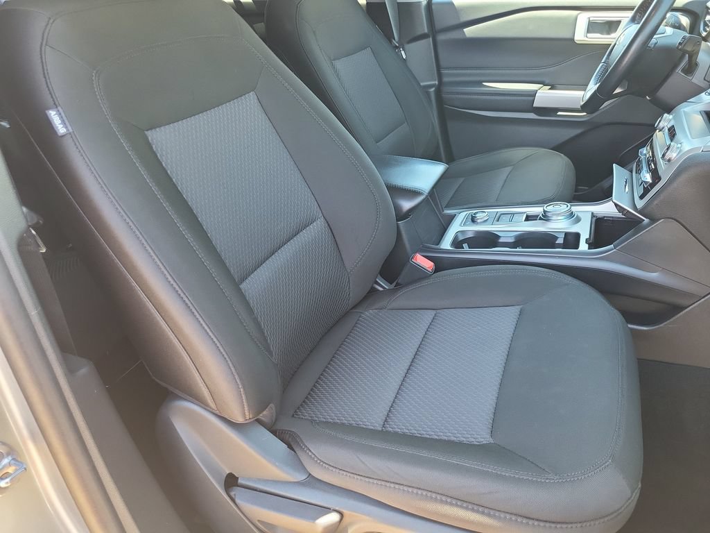 Used 2023 Ford Explorer XLT AWD/4WD image 22