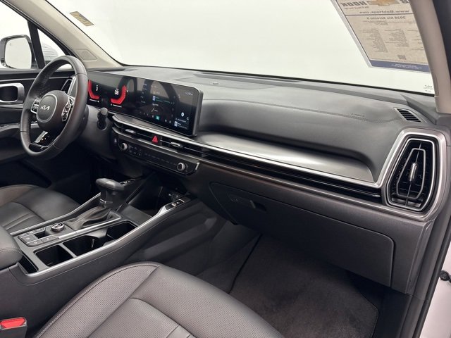 Used 2025 Kia Sorento S image 33
