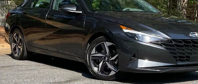 Used 2023 Hyundai Elantra SEL w/ Convenience Package image 10